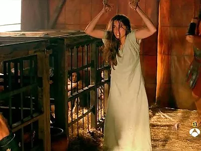 Sıska Latina esmer en güzel türk porno filmleri büyük bir beyaz çük üzerinde kazığa ve raylı