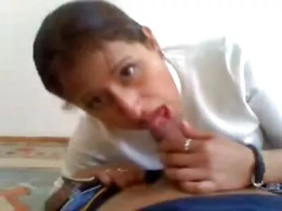 Sıkı esmer s türbanlı kadınların porno filimleri olmak iki centilmen tarafından paylaşılıyor
