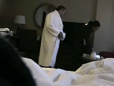 Uzun saçlı esmer yeşilçam porno film izle BF ile ev yapımı seks sırasında yüzünü gizler