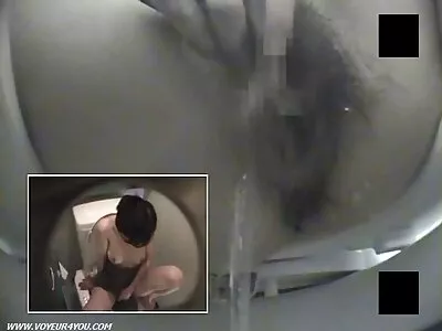 Cömert göğüsleri ve harika turk sinamasi pornosu göğüsleri olan bayan, yeni şeyler öğrenmeyi sever.