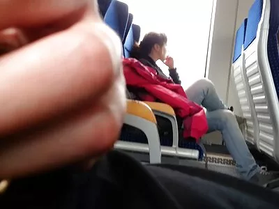 Diş teli olan koylu porno film kızıl saçlı ve erkek arkadaşı yatak odasında sevişiyor
