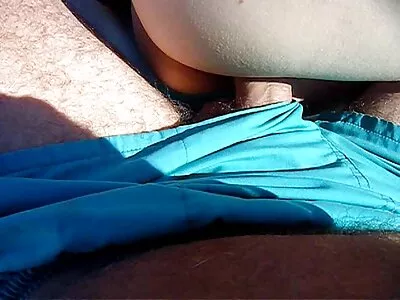 Dostum onu ​​becerdikten sonra kızın yeşilçam porno filmleri ganimetine iğne yaptı
