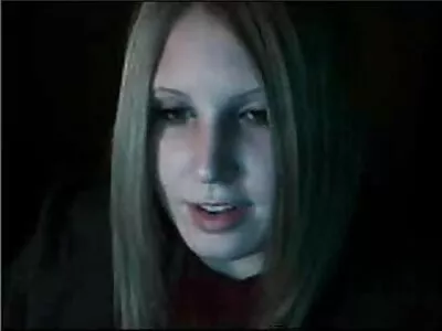 Muhteşem sarışın muhteşem vücudunu gösterir ve sonra bir horoz yeşilçam filmleri porno berbat