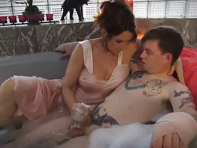 Güzel amcıklar bir grup şahin porno filim aç çocuklar tarafından iyi delinmiş