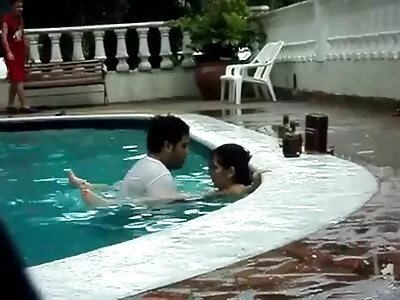 Sürtük hatun muhteşem üvey anne ile porno turk film BF'nin aletini paylaşmak zorunda kaldı
