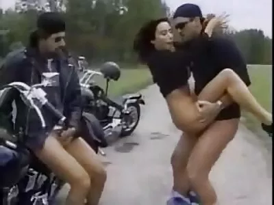 Kız mutfakta arkadan erkek arkadaş kahrolası üvey yakalar gizli porno filimler