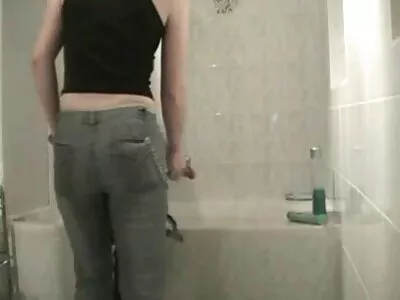 Koyu saçlı kız Luna Star yakışıklı bir adam tarafından türkce porno filimleri masaj alır
