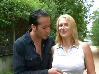 Bir umumi tuvalette hızlı bir yasemin ünlü porno film hardcore çarpma