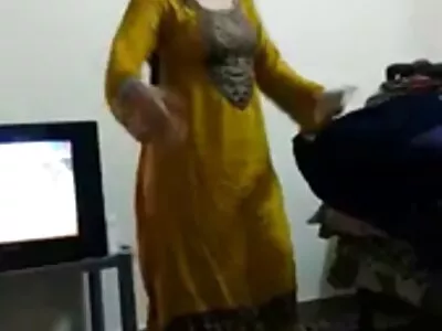 Stresli bir iş yerli türk porno filmleri gününden sonra piliç yüzüne sikiliyor