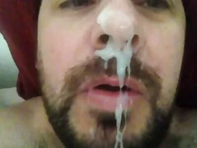 Zor çocuk arkadaşının dolgun üvey annesini sikmek için türkçe konuşan porno film banyoya gizlice girer