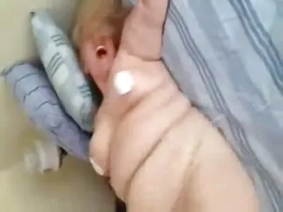 Sarışın çocuk bakıcısı ekstra para için turbanli turk porno film onu seve seve sikecek