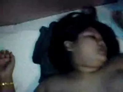 Sarışın hatun bir lolipop gibi o büyük şaft turbanli porno filim yalıyor