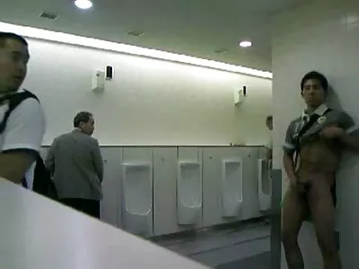 Genç bayan ayaklarını bu özenli erkek arkadaş tarafından tapılan alır eski yeşilçam porno filmleri