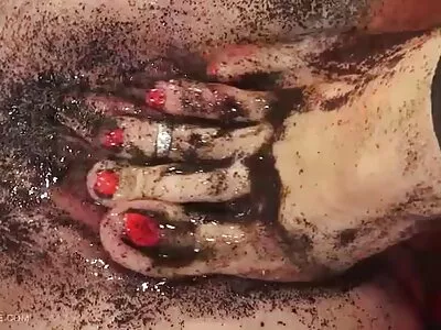 Adam sikiyle MILF'i iyileştirdiğinde ateş havada uçuşuyor ünlülerin porno filmi