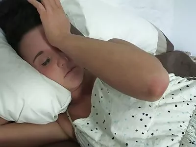 Aidra Fox, Johnny Sins'e oral yeşilçam türk porno filmleri seks yapıyor ve sonra ona biniyor